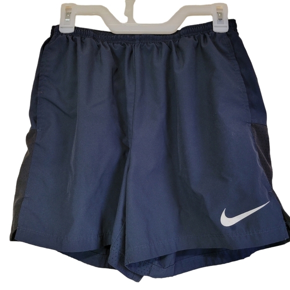NIKE Dri-Fit Black Shorts Women's Size L - Picture 1 of 10